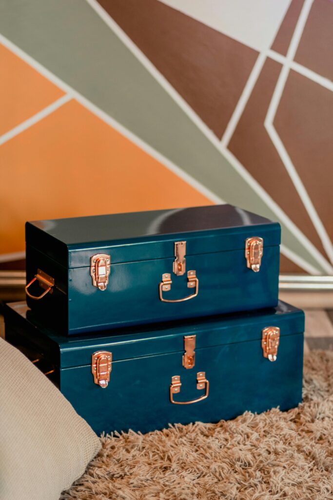 Discover the best travel jewelry organizers for minimalist women in 2025. Compact, stylish, and perfect for any journey. Shop now!